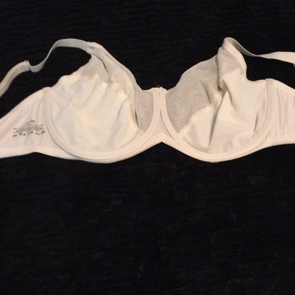 NWOT Lilyette bra - Picture 5 of 5